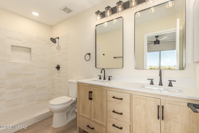 1348 W Calle Libro Del Retrato, Sahuarita, AZ 85629