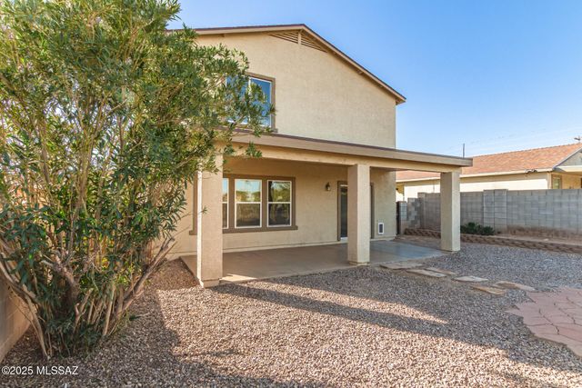 1348 W Calle Libro Del Retrato, Sahuarita, AZ 85629