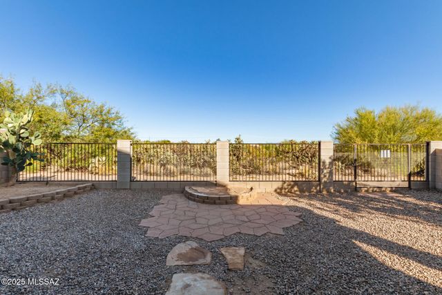 1348 W Calle Libro Del Retrato, Sahuarita, AZ 85629