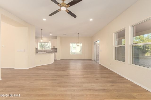 1348 W Calle Libro Del Retrato, Sahuarita, AZ 85629