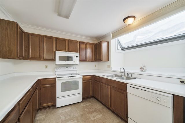 317 5th Avenue Unit 4, Manistee, MI 49660