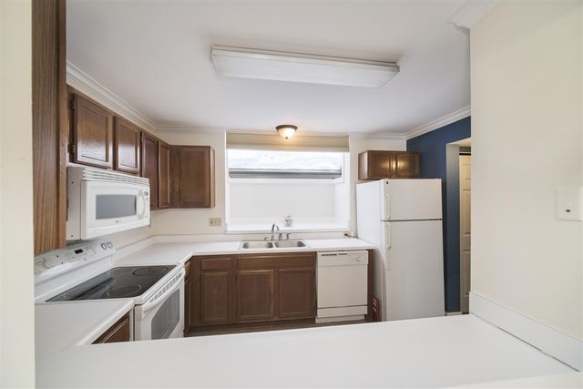 317 5th Avenue Unit 4, Manistee, MI 49660