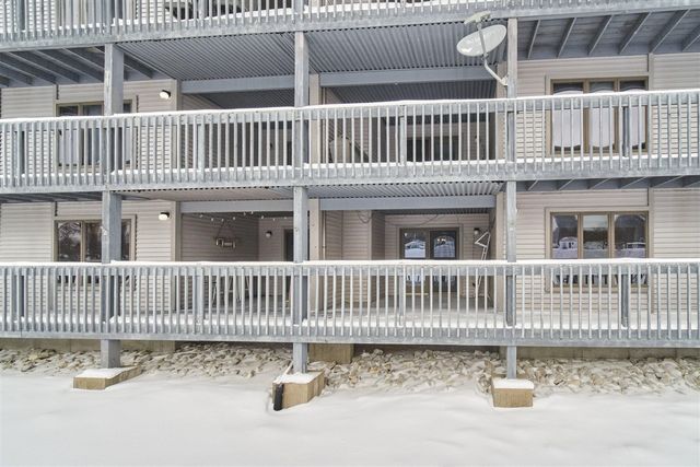 317 5th Avenue Unit 4, Manistee, MI 49660