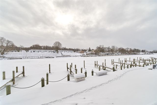 317 5th Avenue Unit 4, Manistee, MI 49660