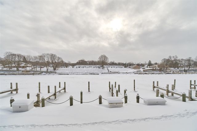 317 5th Avenue Unit 4, Manistee, MI 49660