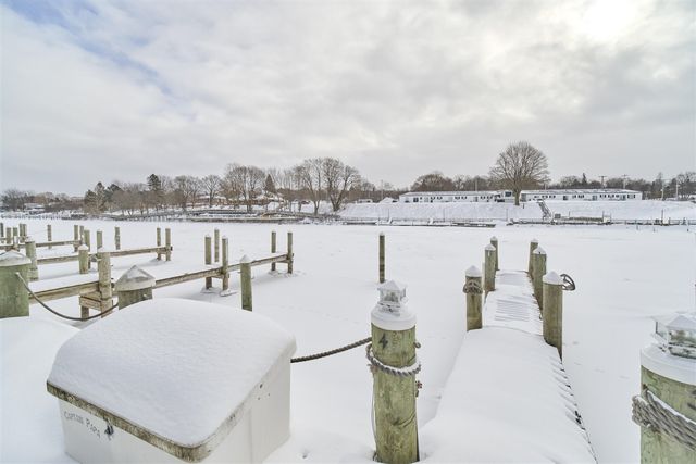 317 5th Avenue Unit 4, Manistee, MI 49660