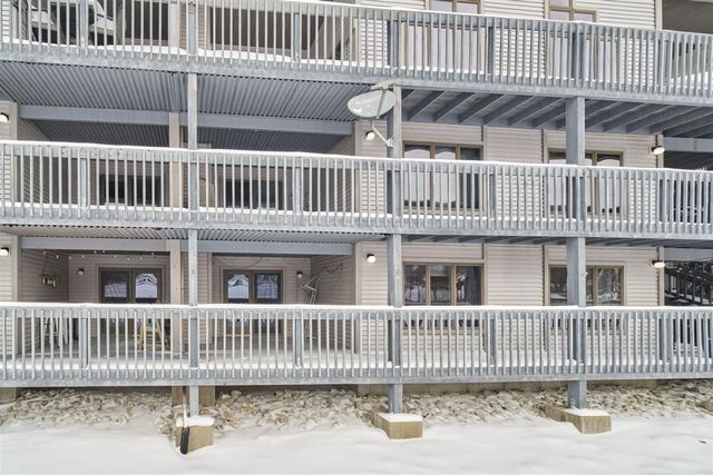 317 5th Avenue Unit 4, Manistee, MI 49660