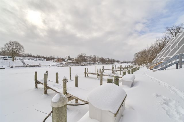 317 5th Avenue Unit 4, Manistee, MI 49660