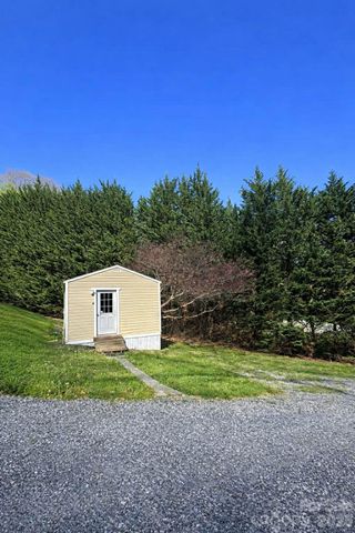 25 Eastwind Lane, Candler, NC 28715