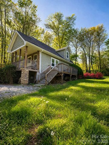 25 Eastwind Lane, Candler, NC 28715