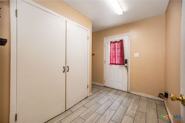 2102 Leon Drive, Port Lavaca, TX 77979