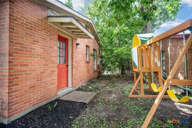 2102 Leon Drive, Port Lavaca, TX 77979