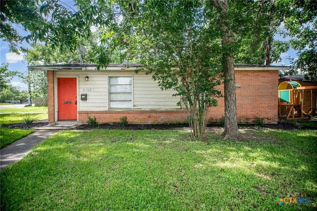 2102 Leon Drive, Port Lavaca, TX 77979