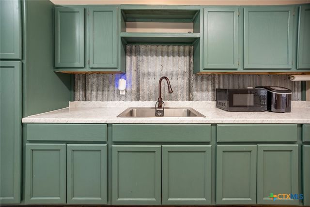 2102 Leon Drive, Port Lavaca, TX 77979