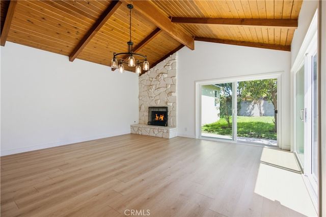 11215 Lull, Los Angeles, CA 91352