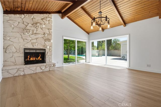 11215 Lull, Los Angeles, CA 91352