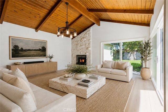 11215 Lull, Los Angeles, CA 91352