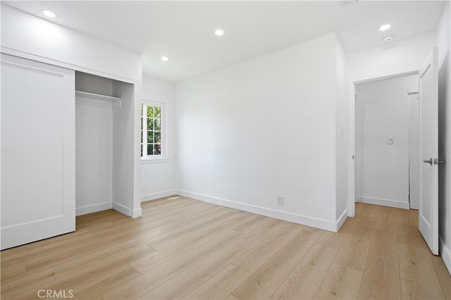 11215 Lull, Los Angeles, CA 91352
