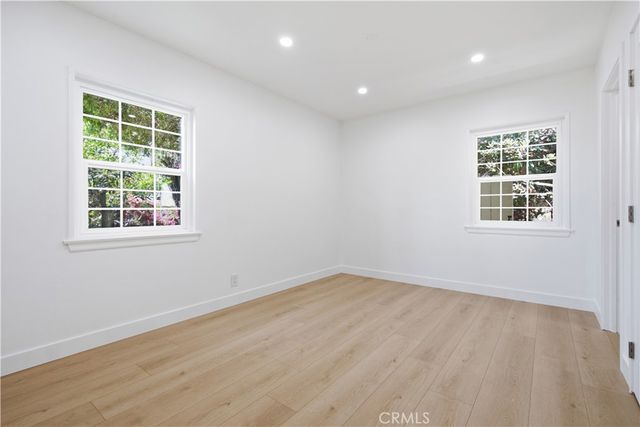 11215 Lull, Los Angeles, CA 91352