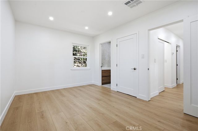 11215 Lull, Los Angeles, CA 91352