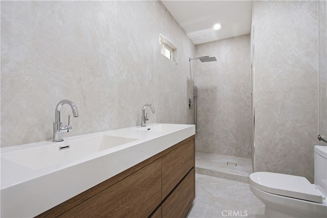 11215 Lull, Los Angeles, CA 91352