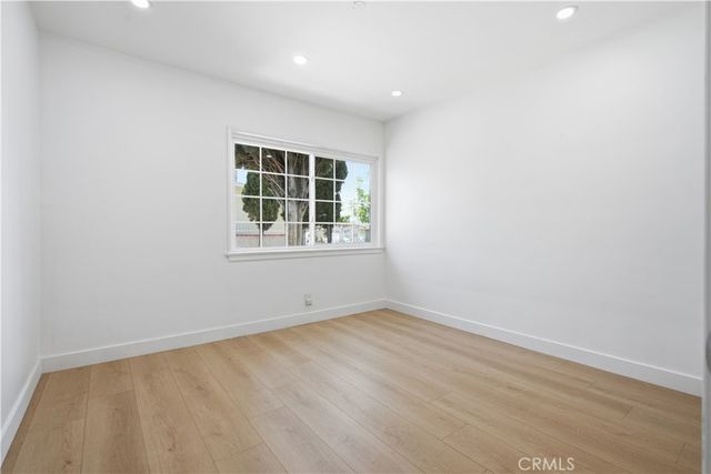 11215 Lull, Los Angeles, CA 91352