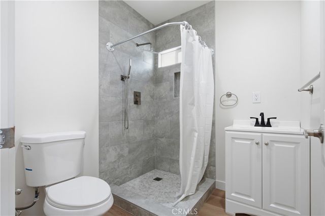 11215 Lull, Los Angeles, CA 91352