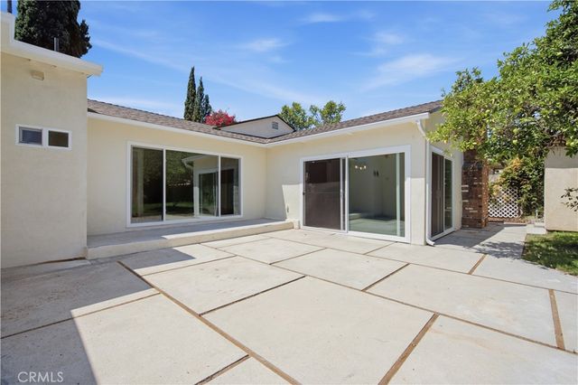 11215 Lull, Los Angeles, CA 91352