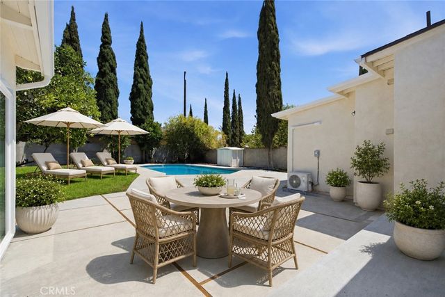 11215 Lull, Los Angeles, CA 91352