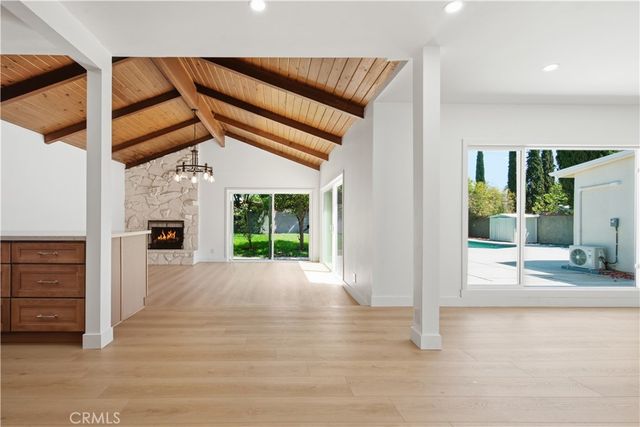 11215 Lull, Los Angeles, CA 91352