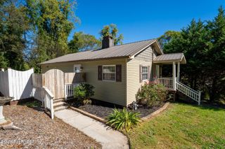 122 Kentucky Ave, Oak Ridge, TN 37830