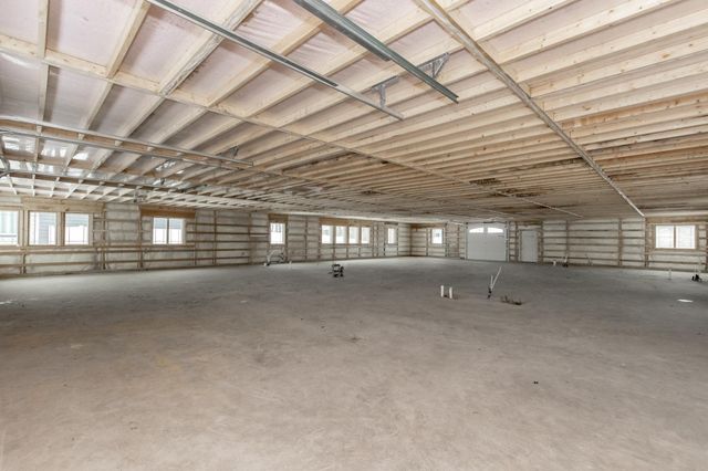 5875 31st Street S, Fargo, ND 58104