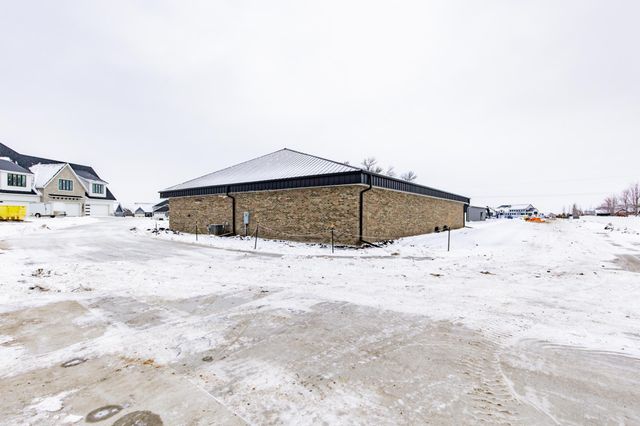 5875 31st Street S, Fargo, ND 58104