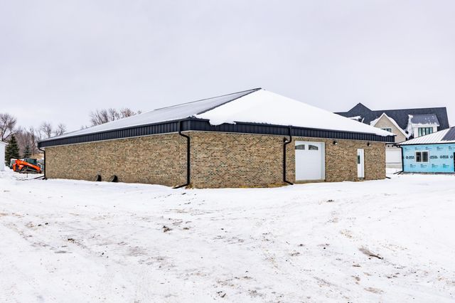 5875 31st Street S, Fargo, ND 58104