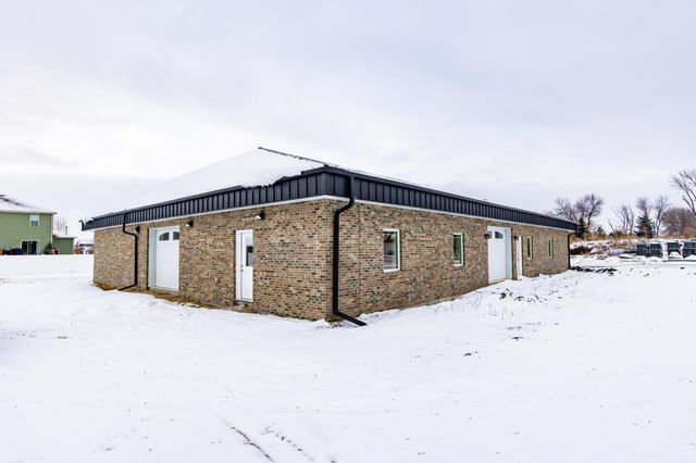 5875 31st Street S, Fargo, ND 58104