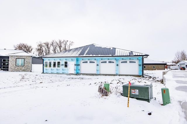 5875 31st Street S, Fargo, ND 58104