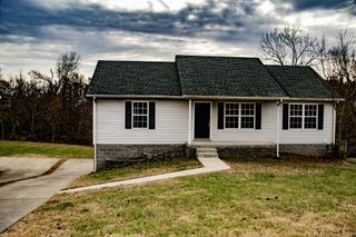 912 Granny White Rd, Clarksville, TN 37040