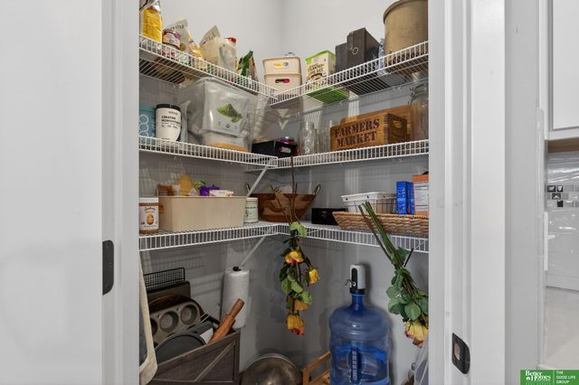 11952 S 107 Avenue, Papillion, NE 68046