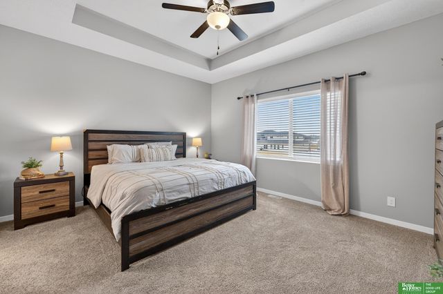 11952 S 107 Avenue, Papillion, NE 68046