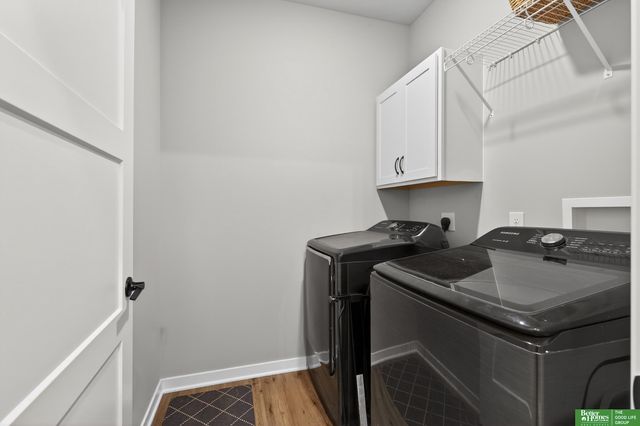 11952 S 107 Avenue, Papillion, NE 68046