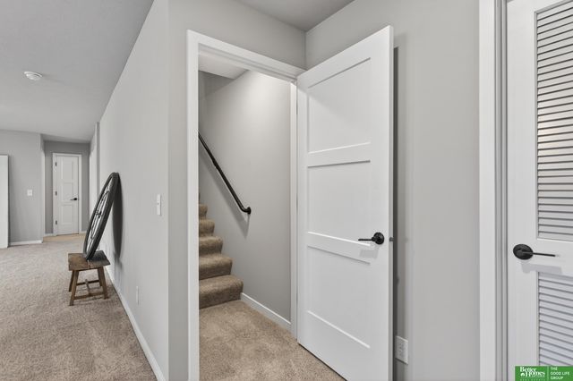 11952 S 107 Avenue, Papillion, NE 68046