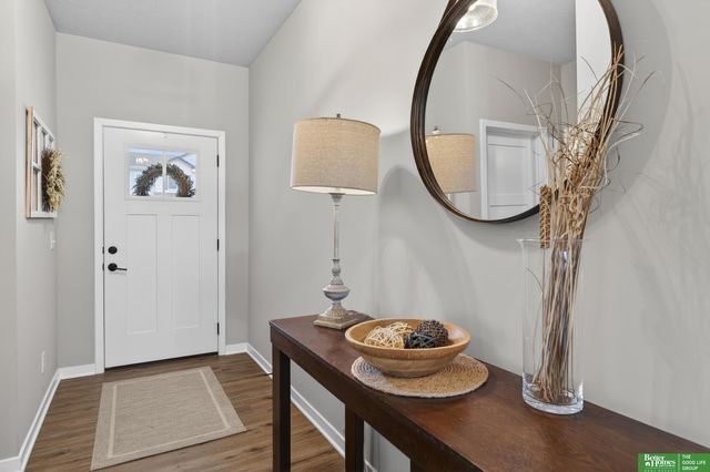 11952 S 107 Avenue, Papillion, NE 68046