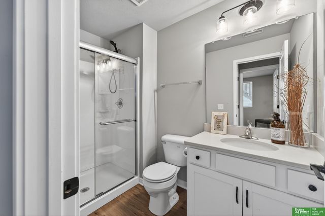 11952 S 107 Avenue, Papillion, NE 68046