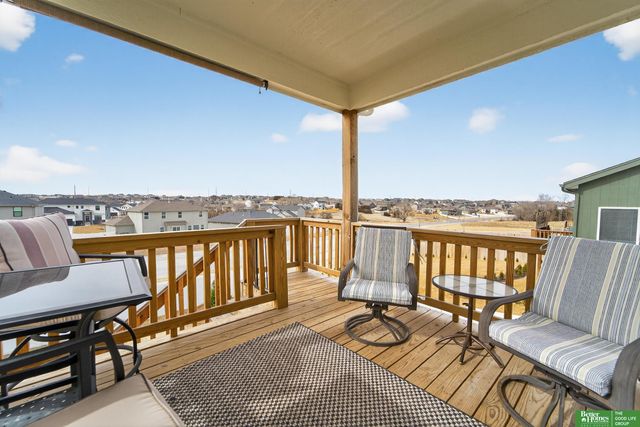 11952 S 107 Avenue, Papillion, NE 68046