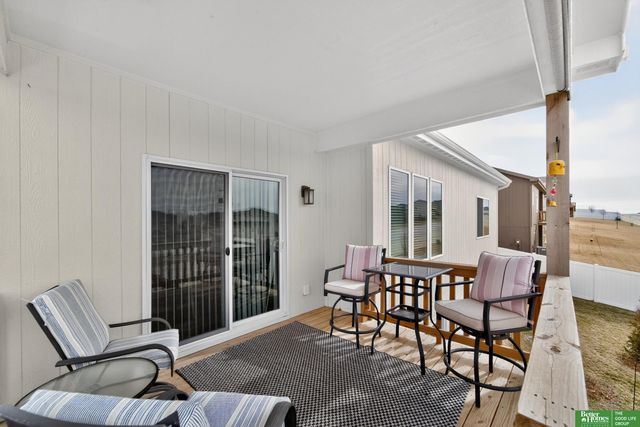 11952 S 107 Avenue, Papillion, NE 68046