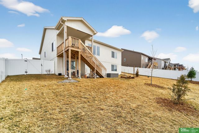 11952 S 107 Avenue, Papillion, NE 68046