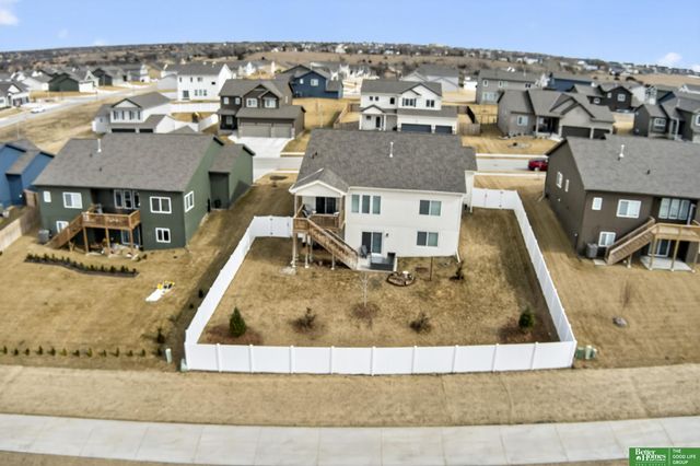 11952 S 107 Avenue, Papillion, NE 68046