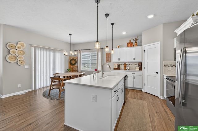 11952 S 107 Avenue, Papillion, NE 68046