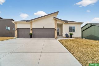 11952 S 107 Avenue, Papillion, NE 68046