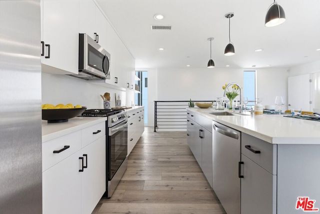 4138 Normal Avenue, Los Angeles, CA 90029
